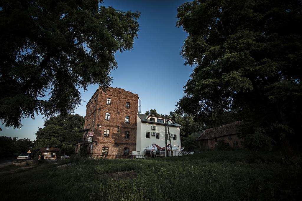 Bed and Breakfast W Starym Mlynie Milicz Esterno foto